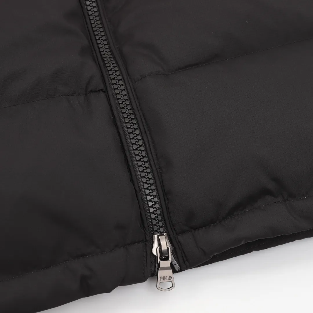 🅿️720 RALPH LAUREN/Ralph Lauren 24FW R51 pony logo embroidered down vest-paint black/matte black/matte navy Full of high-end look and feel, simple but not simple. Whether it is the fabric material or the overall outline, it has both fashionable styling and good cold-proof effect, and brings a comfortable wearing experience and feeling. It can concave shape and keep warm, three-dimensional and full, highly practical, filled with white duck down inside, same style for men and women, three-label customized accessories SIZE: M-XXL